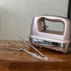 Champagne/pink hand mixer
